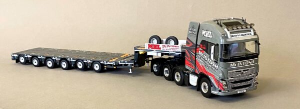 McIntosh - 6-axle Manoovr with Volvo FH4 Globetrotter XL