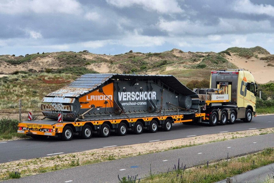 PRE-ORDER: Verschoor – 7-axle Manoovr met Volvo FH5 Globetrotter 8x4 (with crawler)